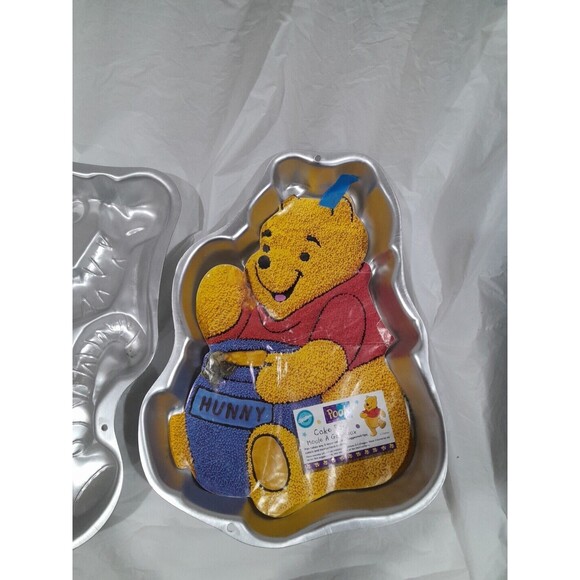 Wilton Cake Pans Winnie The Pooh And Tigger - Picture 3 of 8